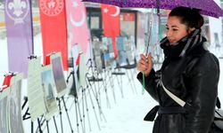 Erzurum’da izcilerden kar altında Allahuekber şehitlerini anma sergisi