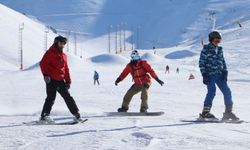 Erzurum’da Adrenalin tutkunlarının vazgeçilmezi Palandöken cıvıl cıvıl