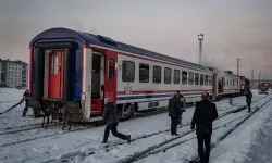 Mola veren trenin boş vagonunda çıkan dumana müdahale edildi