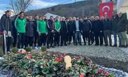 Çayelispor şehit Ceyhun Kalyoncu’yu mezarı başında ziyaret etti