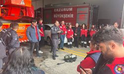 Erzurum'da Üniversite Öğrencilerine İtfaiye Eğitimi Verildi