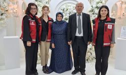 Zonguldaklı çift aileye dikkati çekmek için 40. evlilik yıl dönümlerini düğünle kutladı