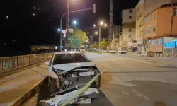 İki otomobil çarpıştı! İki kişi öldü 3 kişi yaralandı