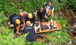 Rize'de arazide çalıştığı sırada ayağından yaralanan kişiyi ekipler kurtardı
