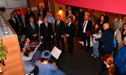 Trabzon Valiliği, Tiyatro Festivali'ne Disconcerto Gösterimiyle Büyüleyici Destek Verdi!