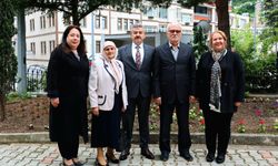 Artvin Valisi Dr. Turan Ergün Uluslararası Aile Günü’nde Ayşe ve Yusuf Veziroğlu Çiftini Ağırladı