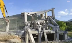 AKP'nin izin verdiği kaçak inşaatı CHP'li belediye yıktı