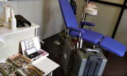 Konteynere ruhsatsız klinik kurmuşlar!