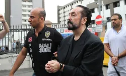Adnan Oktar hakkında 2 ayrı suçtan beraat kararı