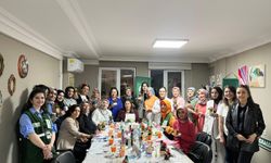 Çorum Yeşilay’dan kadınlara yönelik taş tozu saksı yapım atölyesi