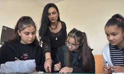 İlk ve ortaokul öğrencileri, köy yaşamından kareleri rölyef sanatıyla buluşturuyor