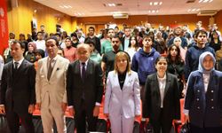 Samsun'da "Bilişim Çağında Dezenformasyon" konferansı düzenlendi
