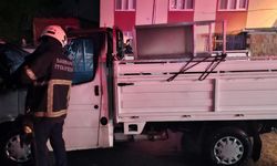 Samsun'da park halindeyken yanan kamyonet kullanılamaz hale geldi