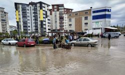 Sinop’ta sağanak nedeniyle bazı ev ve iş yerlerini su bastı