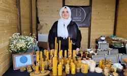 Yaptığı el yapımı krem ve dekoratif mumları Türkiye geneline satıyor