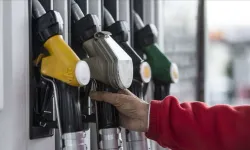Dünyada petrol fiyatları düşüyor bizde benzin ve motorin zamlanıyor!