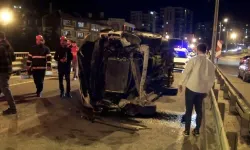 Çaldığı otomobille kaza yaptı, bu kez çarptığı minibüsü çaldı