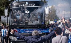 Erzurumspor FK, Ümraniyespor maçına taraftarların meşaleli desteğiyle gitti