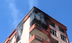 Rize'de "riskli yapı" olduğu gerekçesiyle tahliye edilen binada çıkan yangın söndürüldü