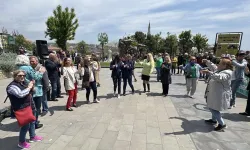 İhalenin iptal kararını göbek atarak kutladılar