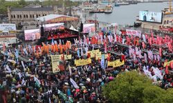 İstanbul'da 1 Mayıs: On binler Kadıköy'de tek adam rejimine karşı ses yükseltti