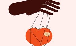İlişkilerde Tehlikeli Bir Manipülasyon Yöntemi Love Bombing Nedir?