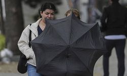 Meteoroloji'den bazı illere uyarı: Kuvvetli rüzgar, fırtına ve toz taşınımı bekleniyor