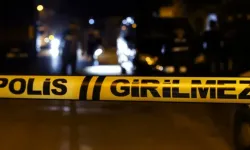Ayrı yaşadığı eşini bıçaklayıp kaçtı