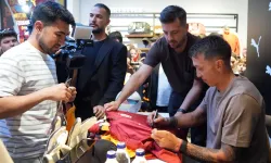 Fernando Muslera, imza gününde taraftarla buluştu
