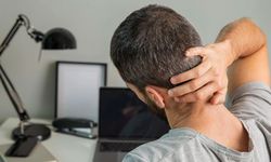Teknoloji çağının yaygın sorunu: Boyun düzleşmesi nedir ve nasıl önlenir?