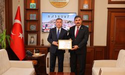 Kürşad Özsoy'un Emeklilik Töreninde Bayburt Valisi Eldivan'dan Teşekkür ve Kutlama Mesajları