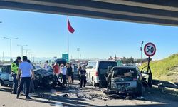Bolu'da 4 otomobilin karıştığı kazada 1 kişi öldü, 6 kişi yaralandı