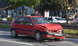 Trabzon'da trafik kazasında anne ve 2 çocuğu yaralandı