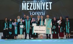 Recep Tayyip Erdoğan Üniversitesi'nde mezuniyet töreni düzenlendi