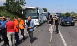 Arıza nedeniyle emniyet şeridinde duran otobüse çarpan motosikletin sürücüsü öldü