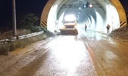 Artvin- Erzurum karayolunda heyelan