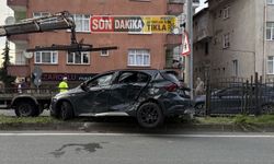 Rize'de otomobille kamyonetin çarpıştığı kazada 5 kişi yaralandı