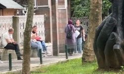 Yanlış okula geldiğini fark eden öğrenci, başka bir veli tarafından sınava gireceği okula ulaştırıldı