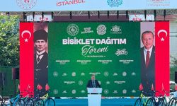 Gençlik ve Spor Bakanı Bak, Bahçelievler'deki bisiklet dağıtım törenine katıldı
