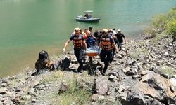 Artvin'de derede akıntıya kapılarak kaybolan kişinin cesedine ulaşıldı