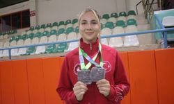 Milli wushucu Elif Naz Kara, Balkan Şampiyonası'na hazırlanıyor