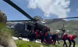 Rize'de dağ tırmanışında yaralanan dağcıya helikopterli kurtarma