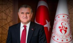 Bakan Bak: Gençlerimizin kariyer planlamalarına destek oluyoruz