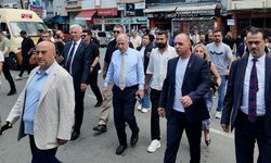 Zafer Partisi Genel Başkanı Ümit Özdağ Çayeli'nde esnaf ve vatandaşlarla buluştu