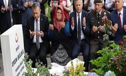 Şehit Eren Bülbül, kabri başında anıldı