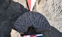 Selçuklu Mezarlığı'nda 'Hz. Muhammed'in ismi yer alan bezemeli taş bulundu