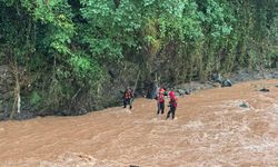 Giresun'da sel sularına kapıldığı değerlendirilen 2 kişi için arama çalışması başlatıldı
