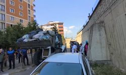 Anne ve oğlunun site içinde biriktirdiği 4 kamyon çöp temizlendi