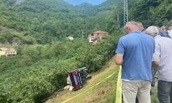 Patpat devrildi; sürücünün eşi öldü