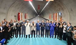 Bakan Uraloğlu, Çamlıhemşin Tüneli'nin açılış töreninde konuştu